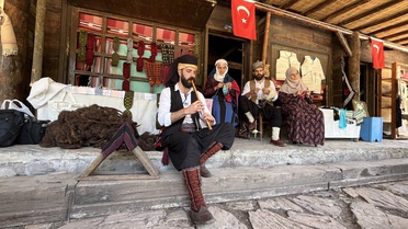 Hemşin çorabı geleneğini 20 yıldır yaşatıyor