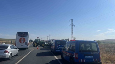 Traktör Römorku Altında Kalan Tamirci Hayatını Kaybetti