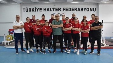 Milli Kadın Halter Takımı, Hazırlıklarını Sürdürüyor