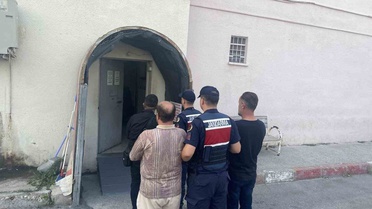 Sahte vekaletle 200 milyon liralık arsayı satmaya çalışan dolandırıcılar noterde yakalandı