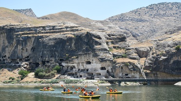 Hasankeyf'te akademisyenlerden kano ve SUP etkinliği