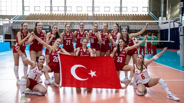 17 Yaş Altı Voleybol Takımı 4'te 4 Yaptı