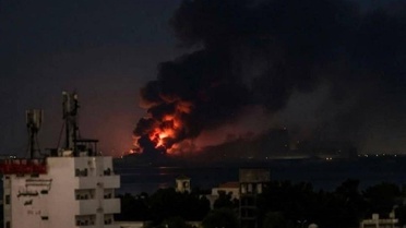 Yemen'in Hudeyde kentinde şiddetli patlamalar meydana geldi