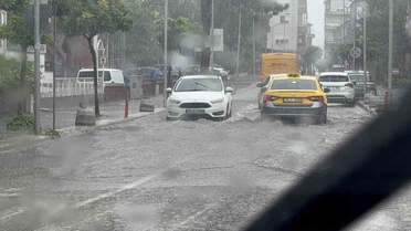 Amasra’da sağanak alarmı: Cadde ve sokaklar göle döndü