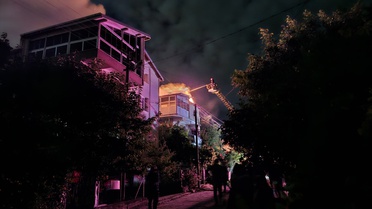 Uşak'ta Çatı Yangını Kontrol Altına Alındı