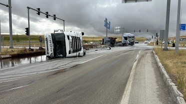 Çorum'da Tır ve Tanker Çarpıştı