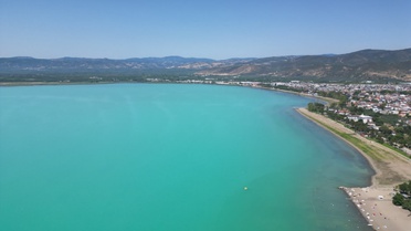 İznik Gölü Alg Patlamasıyla Turkuaz Renge Büründü