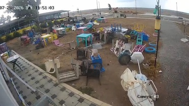 Karacabey'de Fırtına Kafeyi Yıktı