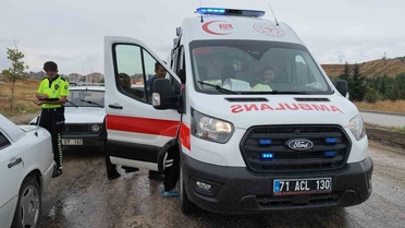 Kırıkkale'de Trafik Kazası: 3 Yaralı