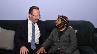 Vali Yamlı, Şehit yakınının mesajına kayıtsız kalmadı; Aileyi evinde ziyaret etti
