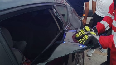 Hatay'da Araçta Kilitli Kalan Çocuk Kurtarıldı