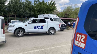 Hazar Gölü'nde Tekne Battı, 7 Kişi Kurtarıldı