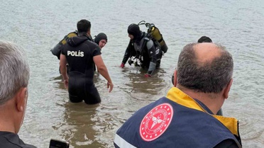 Oltasını düşürdüğü gölette boğularak hayatını kaybetti