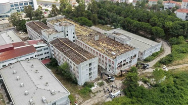 Sinop’ta eski hastane binasının yıkımına başlandı