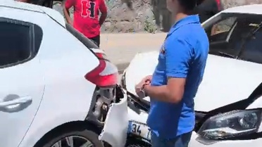 Bitlis'te Trafik Kazası: Yaralı Yok, Maddi Hasar Var