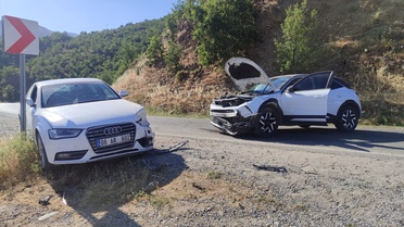 Hizan'da Trafik Kazası: 3 Yaralı