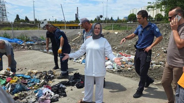 Altın dolu çantasını yol kenarına bırakıp evine çıktı, döndüğünde hayatının şokunu yaşadı