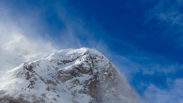 Elbruz Dağı'nda Fırtına, 5 Dağcı Hayatını Kaybetti