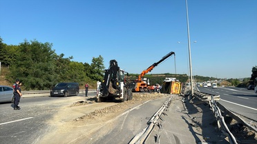 İstanbul'da Zincirleme Kaza: 2 Yaralı