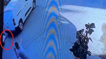 Bursa’da sokak ortasında silahlı kovalamaca: Husumetlisini bacağından vurdu