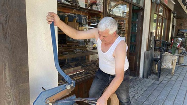 Sivas'ın Ustası Sıcaklarda Bıçak Yapıyor