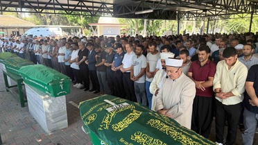 Günün en acı karesi! Aynı aileden 4 tabut yan yana