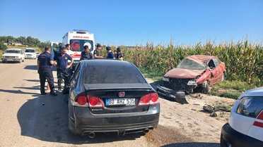 Kadirli'de Otomobil Çarpışması: 5 Yaralı