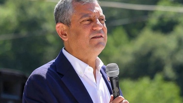 Özgür Özel, 200’ün üzerinde belediye başkanının Yeni Parti’ye katılacağını açıkladı