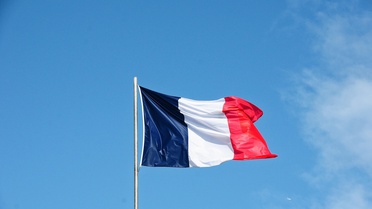 Paris'te Bıçaklı Saldırı: 3 Yaralı