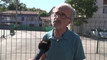 Tarihi mezarların üzerini taşlarla örtüp otoparka çevirdiler