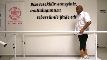 Ampute diyabet hastası protezlerle yeniden yürüyor
