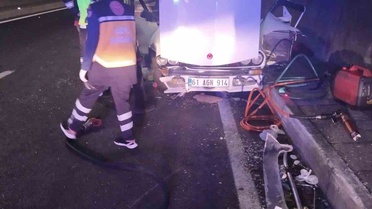 Zigana Tüneli'nde TIR otomobile çarptı: 1 ölü, 2 yaralı