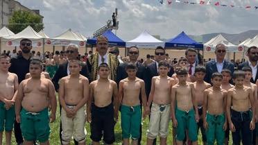 Yıldızeli'nde 19. Karakucak Güreşleri Festivali
