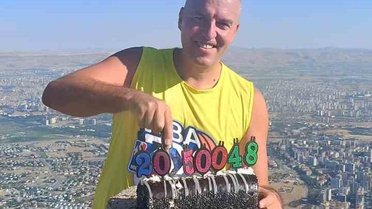 Hasan Aksoyak'tan Unutulmaz Zirve Tırmanışı