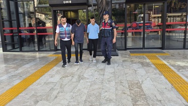 Antalya'da Ayakkabı ve Döviz Hırsızlığı