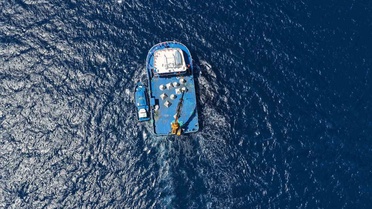 Antalya’da 50 yapay resif denize indirildi