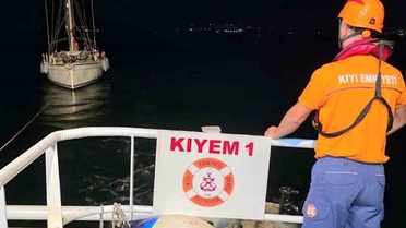 Çanakkale'de tekne kurtarıldı