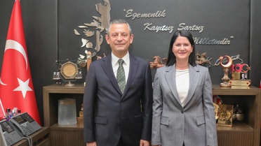 Edirne Belediye Başkanı Filiz Gencan, YENİ Parti'ye geçti