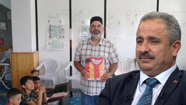 Gazeteci Sinan Burhan’dan öğrencilere Kayserispor forması hediyesi