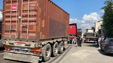 Kocaeli'de Tır Kazası: 1 Yaralı
