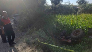 Osmaniye’de traktör devrildi, 2 kişi yaralandı