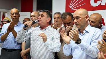 Zonguldak Belediye Başkanı Erdem ve 16 meclis üyesi CHP'den istifa ederek YENİ Parti'ye katıldı