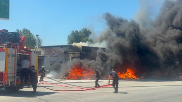 Gazipaşa'da Yangın: İtfaiye Ekipleri Mücadele Ediyor