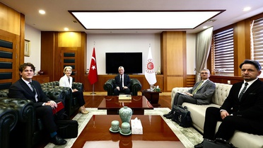 Bakan Bolat, Birleşik Krallık Büyükelçisi Morris'i kabul etti