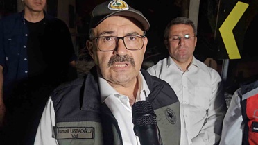 Balıkesir Valisi Ustaoğlu yangın bölgesinde: 'Yangınla mücadelemiz devam ediyor, can kaybımız yok'