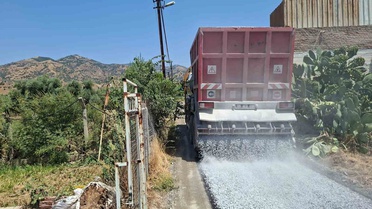 Efeler Belediyesi’nin yol çalışmaları sürüyor