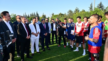 Vali Yılmaz ve Hatipoğlu Eskişehirspor'u Ziyaret Etti