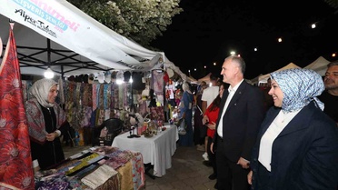 Hanımeli alışveriş şenliği tüm coşkusuyla devam ediyor