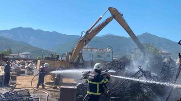 Hassa'da Hurdalıkta Yangın Kontrol Altında