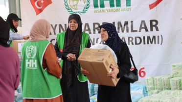 İHH, Lübnan için 80 Konteyner Yardım Gönderdi